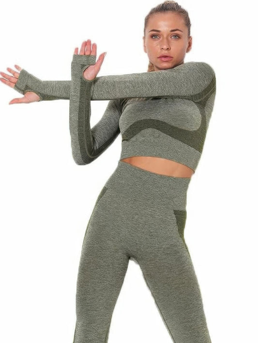 Golden Heir seamless long sleeve yoga set in green, featuring a fitted activewear design for comfortable workout attire.