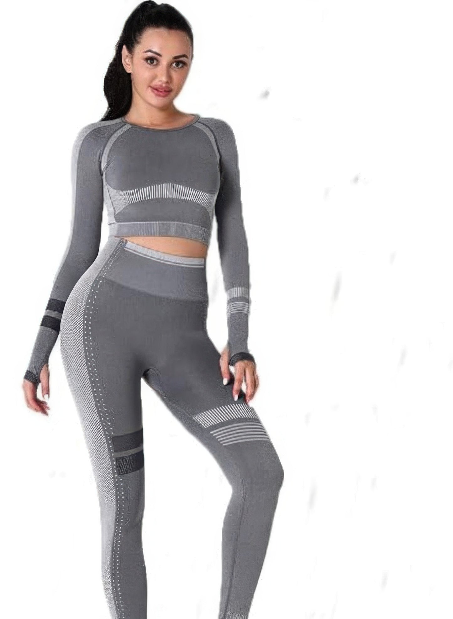 Golden Heir seamless long sleeve yoga set in gray, featuring fitted activewear for comfortable workout or yoga sessions.