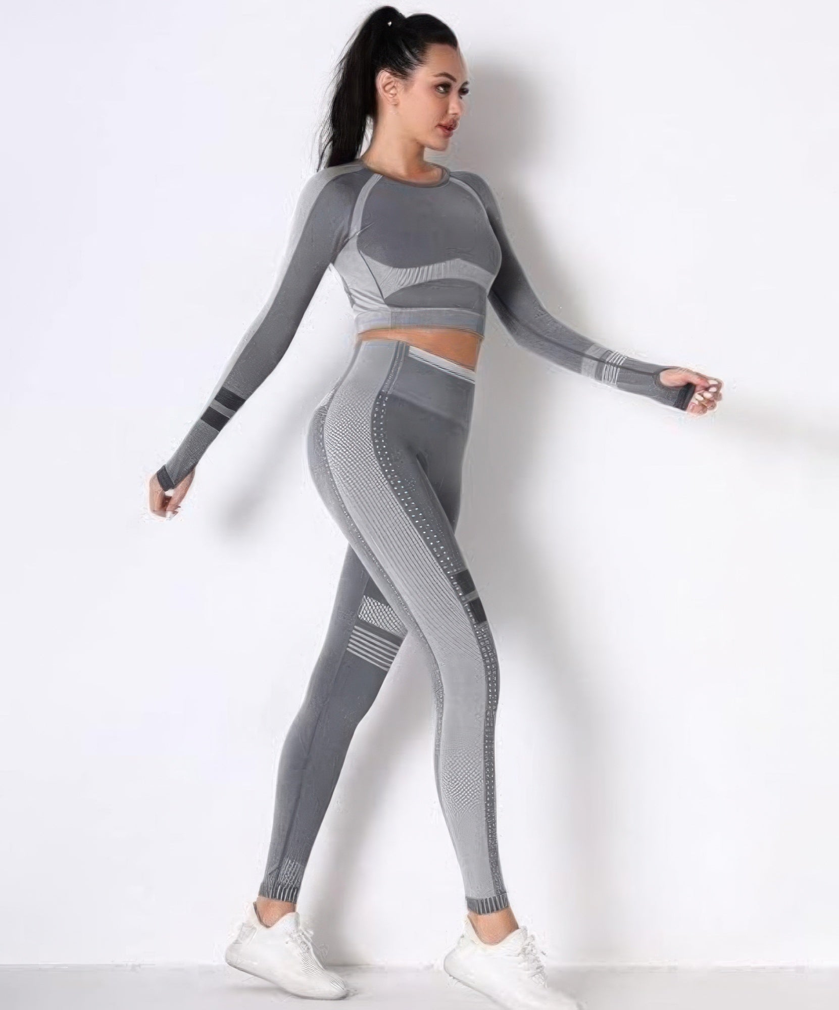 Golden Heir seamless long sleeve yoga set in gray, featuring a fitted activewear design perfect for yoga and workouts.