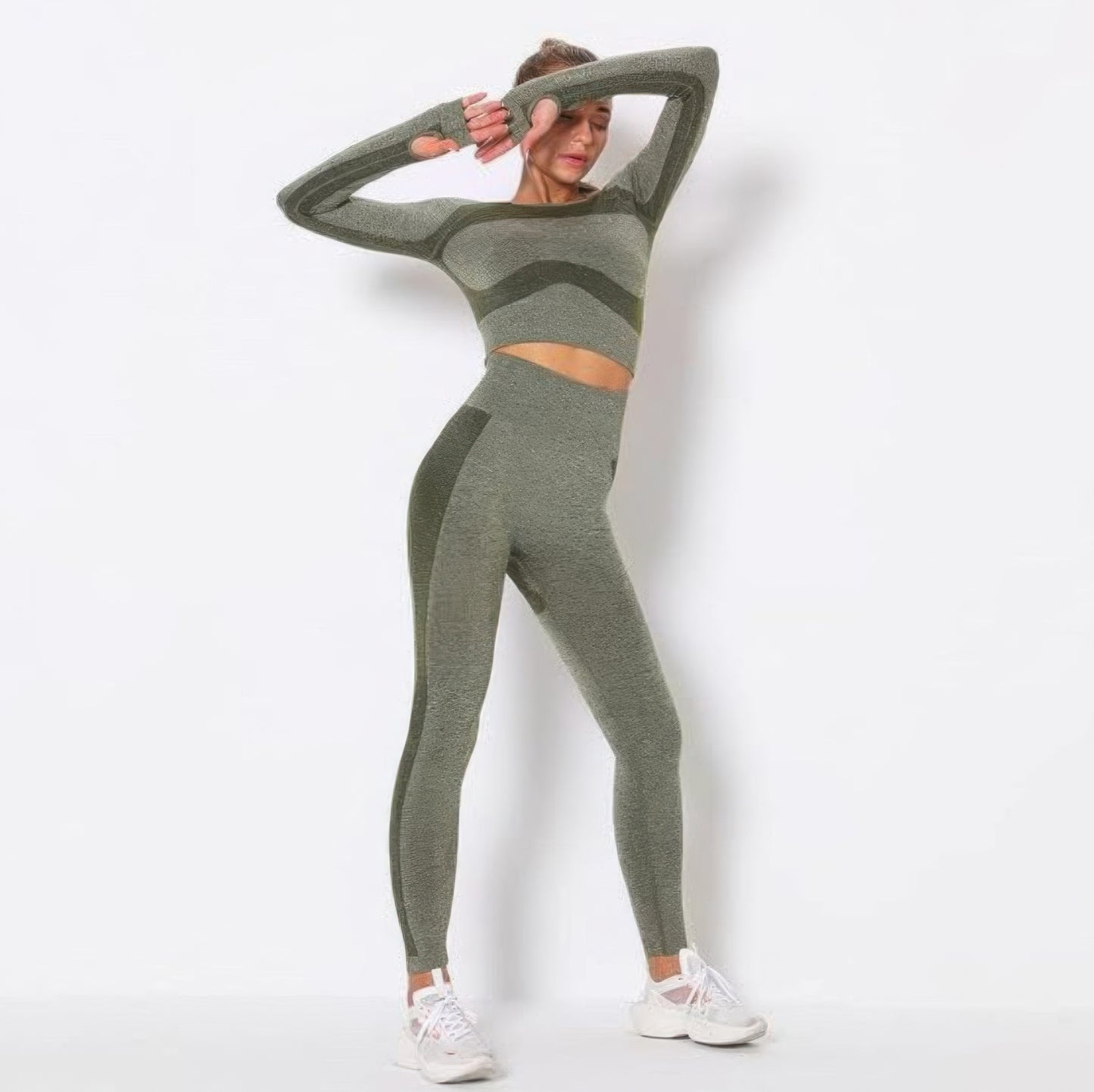 Golden Heir seamless long sleeve yoga set in green, featuring a fitted activewear design for comfortable exercise and movement.