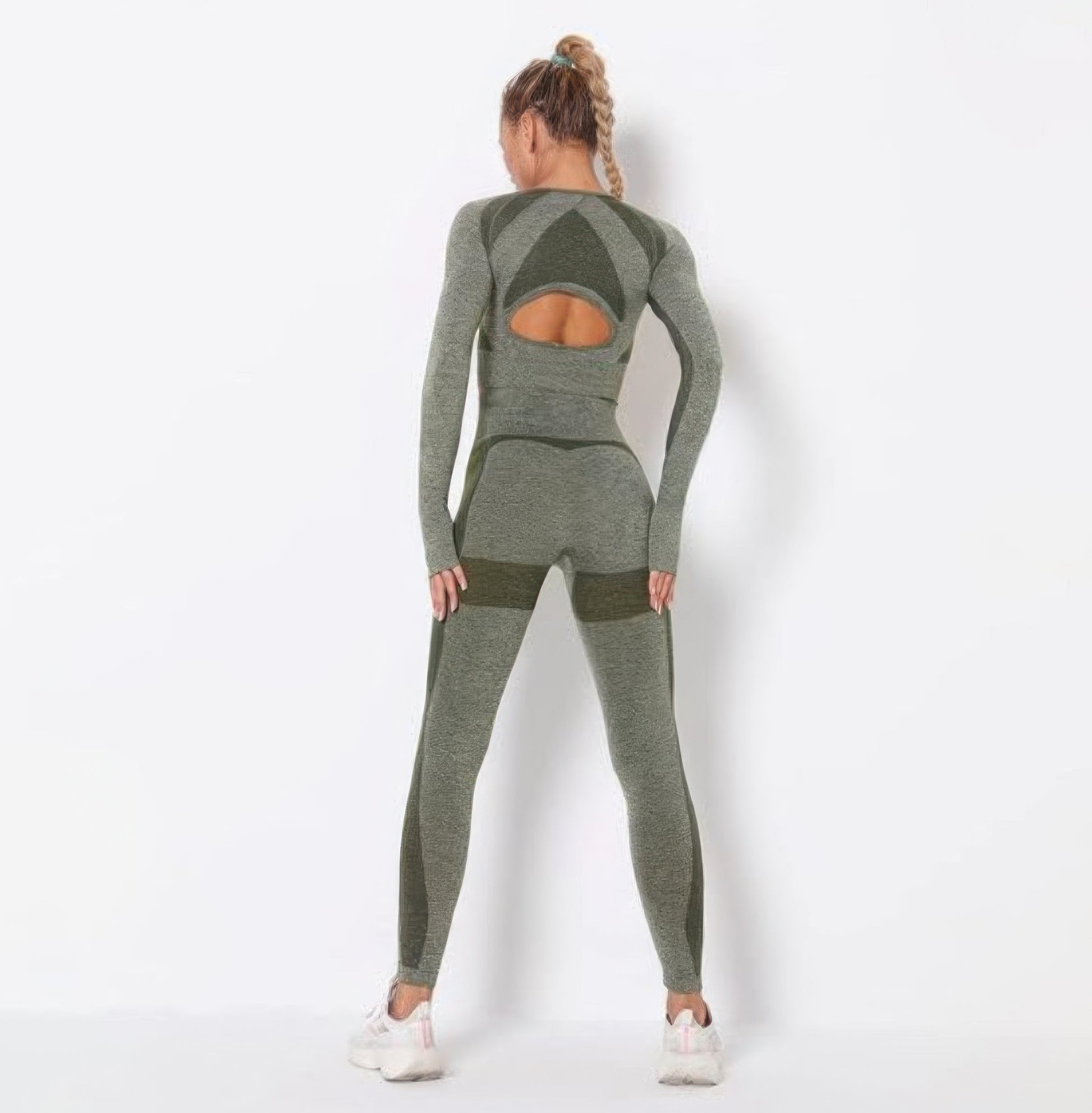 Golden Heir green seamless long sleeve yoga set, activewear outfit with fitted top and matching leggings, ideal for yoga or workouts.