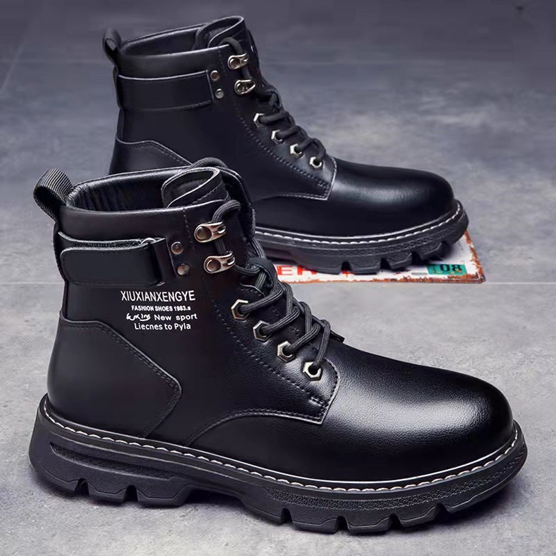 Black men's mid to high-top Korean style boots by Golden Heir, featuring sleek leather design and modern footwear details.