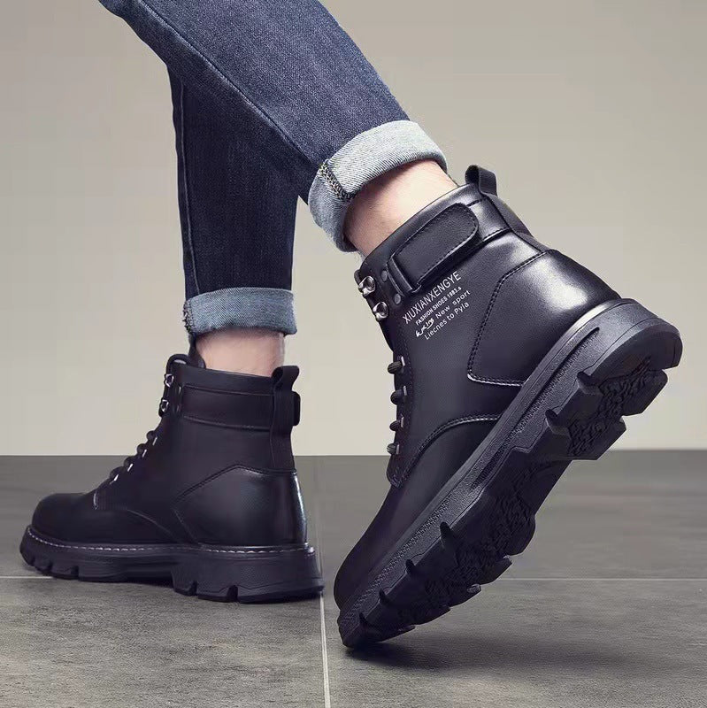 Black men's mid-to-high-top Korean style boots by Golden Heir, showcasing a stylish design with laces and sturdy sole.