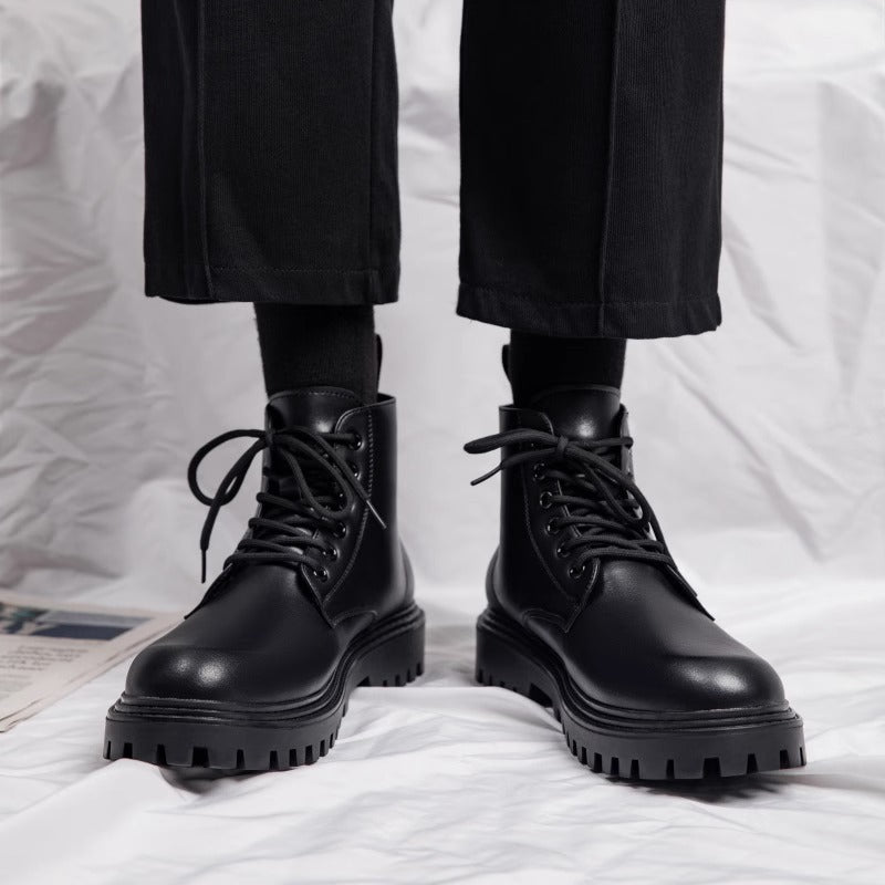 Black Golden Heir men's leather boots with British style, perfect for autumn, featuring classic design and sturdy leather construction.