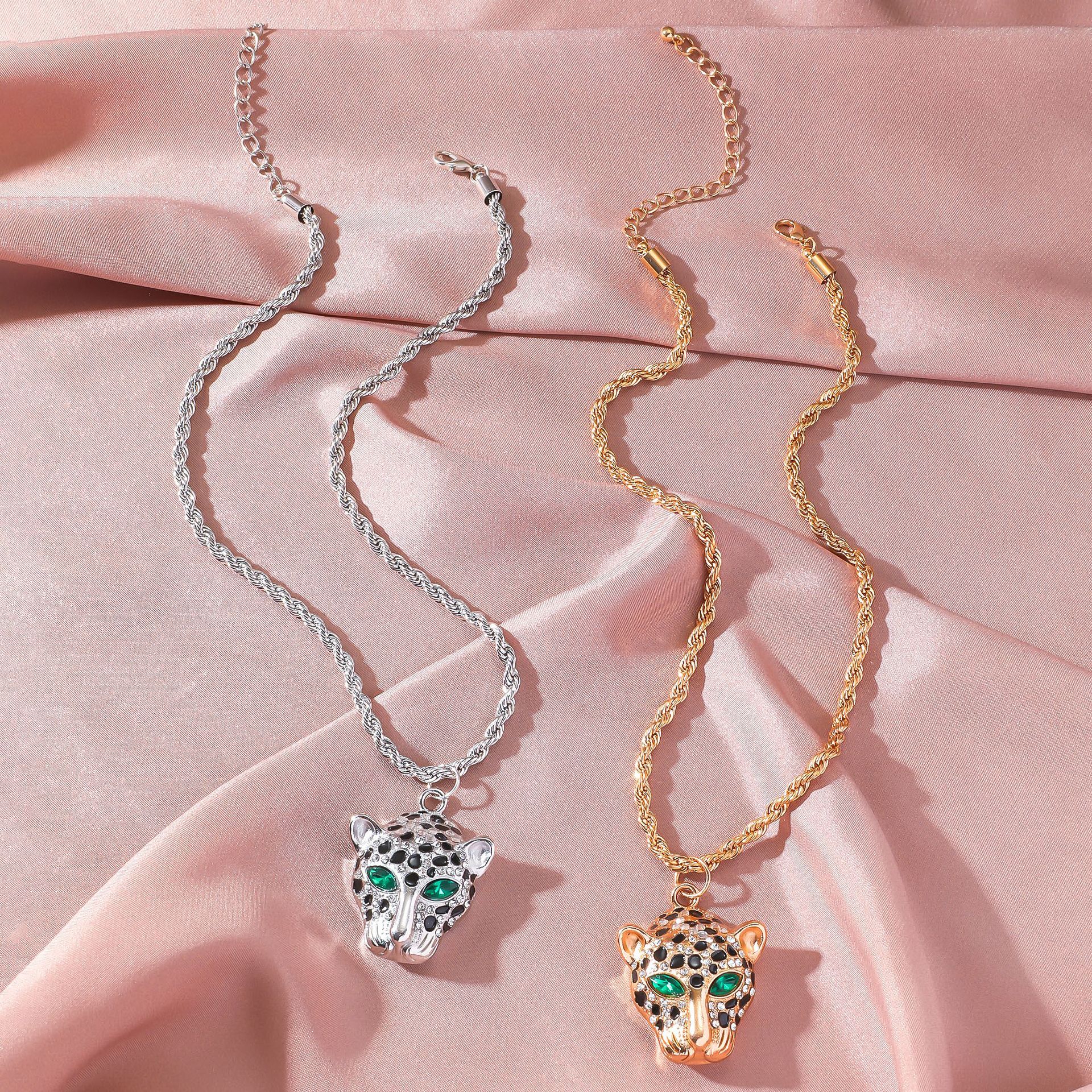 Golden Heir leopard water diamond inlaid necklace featuring shining gold jewelry with intricate design and sparkling diamond accents.