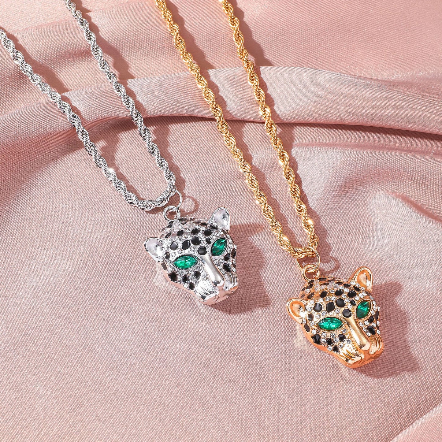 Golden Heir leopard water diamond inlaid necklace featuring shining gold jewelry with intricate design and sparkling diamond accents.