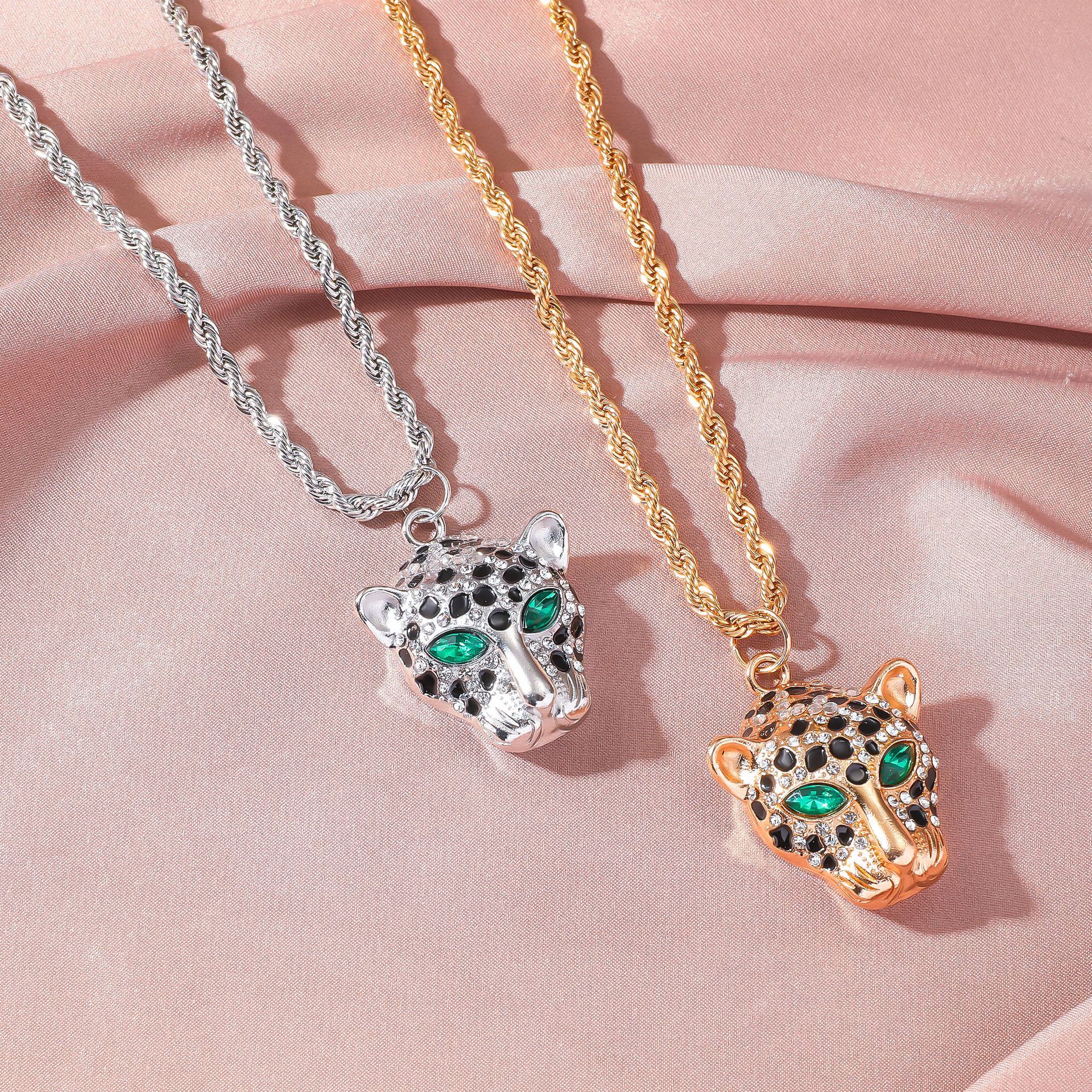 Golden Heir leopard water diamond inlaid necklace featuring shining gold jewelry with intricate design and sparkling diamond accents.