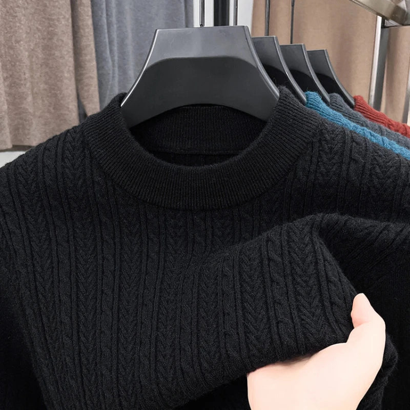 Golden Heir men's warm khaki long sleeve turtleneck top, casual men's long sleeve top for sizes 50-57kg, cozy and stylish.
